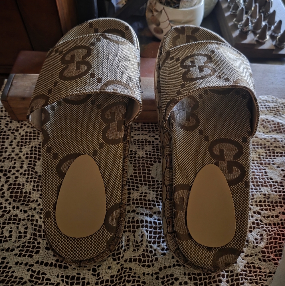 Manic Trendy Platform Sandals Size 7